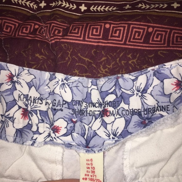 GAP Khaki Shorts - Picture 4 of 4